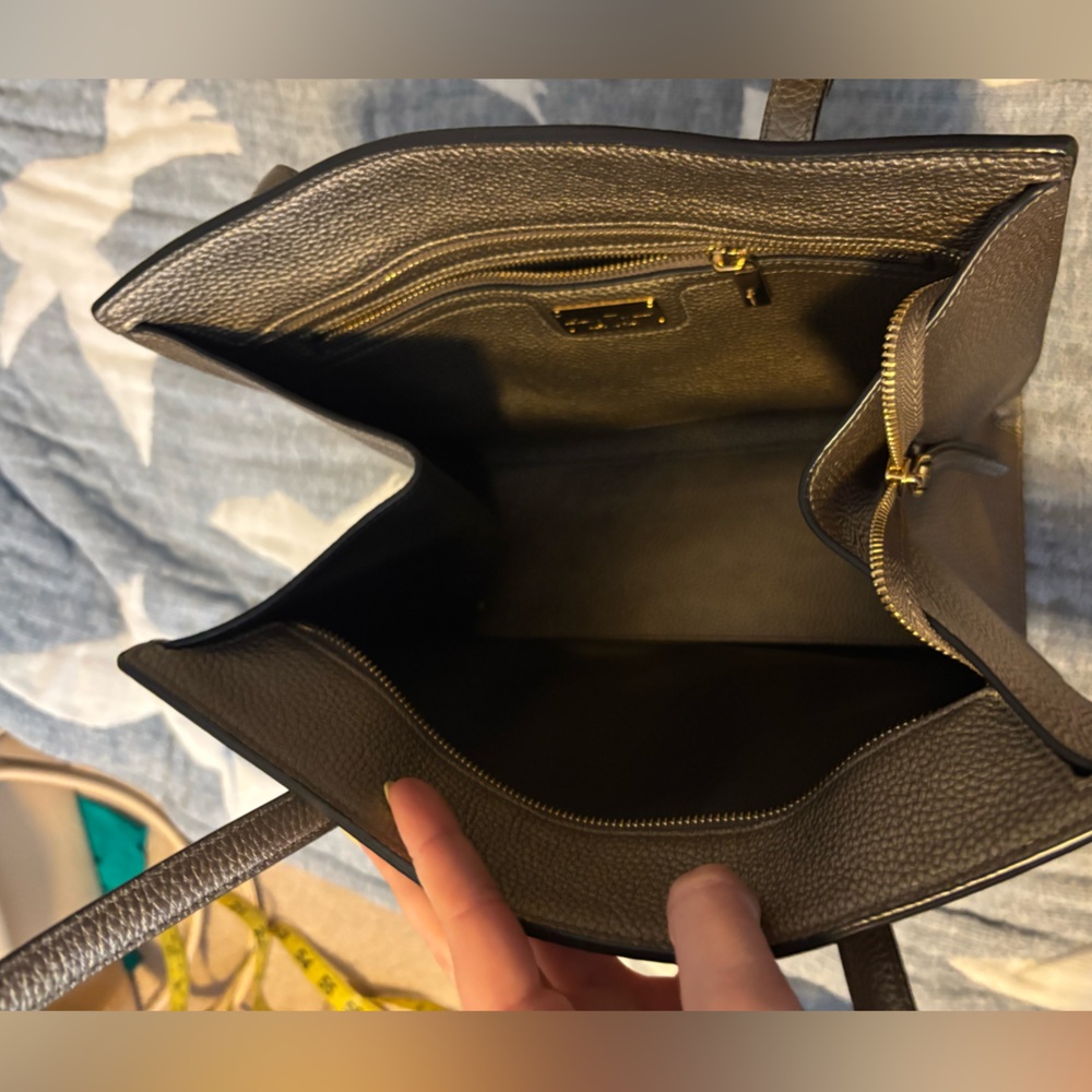 Salvatore Ferragamo Amy Medium Top Zip Shoulder Tote Bag Leather Gold - Picture 6 of 11